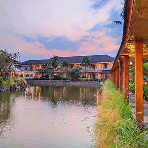 Villa Rancabango Hotel & Resort Garut